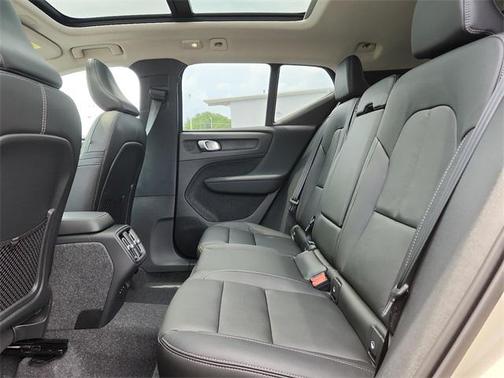 2025 Volvo XC40 Plus Dark Theme