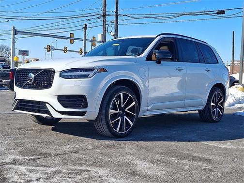 2023 Volvo XC90 Recharge Plug-In Hybrid T8 Ultimate Dark Theme 7-Seater