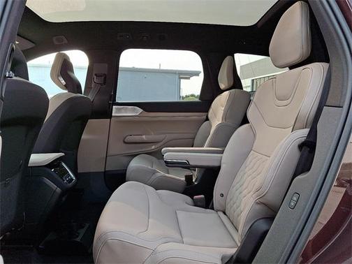 2025 Volvo EX90 Twin Motor Performance Ultra 6-Seater