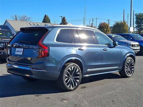 2025 Volvo XC90 B6 Plus 7-Seater