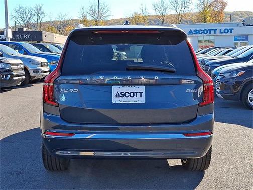 2025 Volvo XC90 B6 Plus 7-Seater