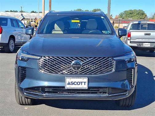 2025 Volvo XC90 B6 Plus 7-Seater