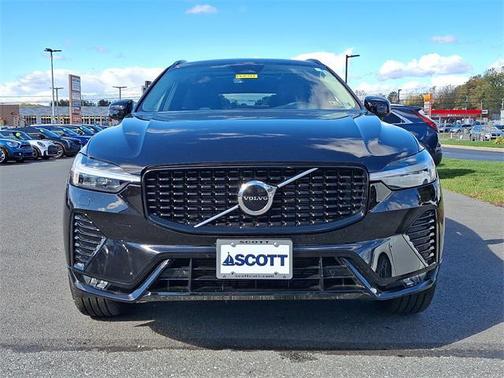 2025 Volvo XC60 B5 Core