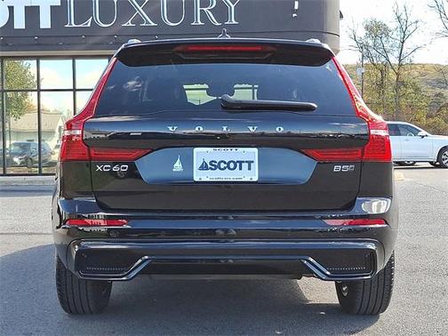 2025 Volvo XC60 B5 Core