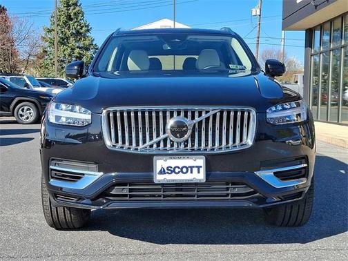 2023 Volvo XC90 Recharge Plug-In Hybrid T8 Plus 6-Seater