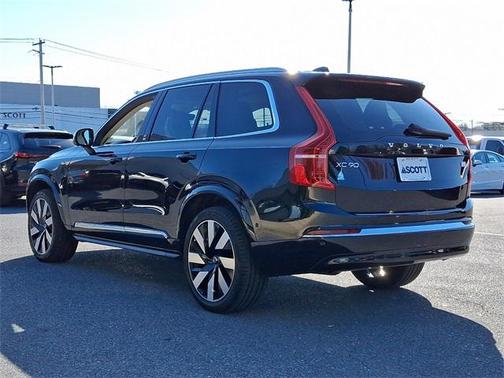 2023 Volvo XC90 Recharge Plug-In Hybrid T8 Plus 6-Seater