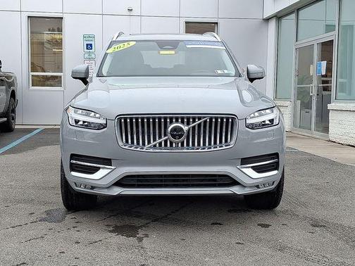 2025 Volvo XC90 B5 Plus