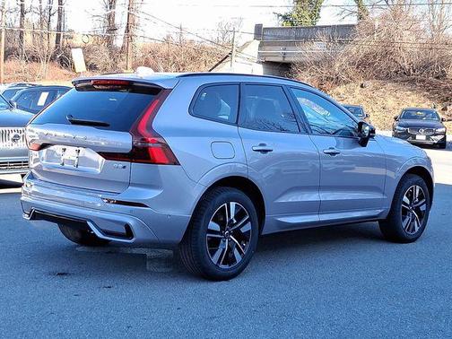 2026 Volvo XC60 B5 Plus