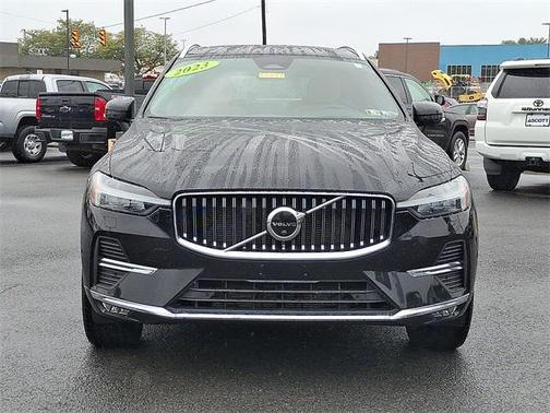 2023 Volvo XC60 B5 Ultimate Bright Theme