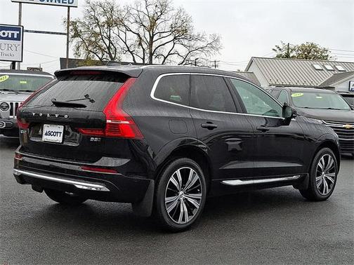 2023 Volvo XC60 B5 Ultimate Bright Theme