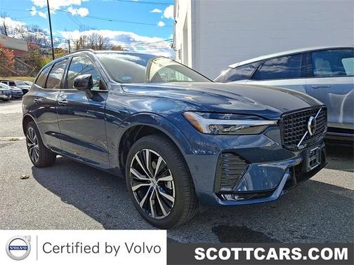 2024 Volvo XC60 B5 Ultimate Dark Theme