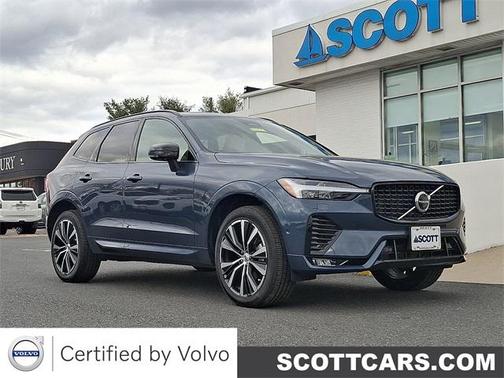 2024 Volvo XC60 B5 Ultimate Dark Theme