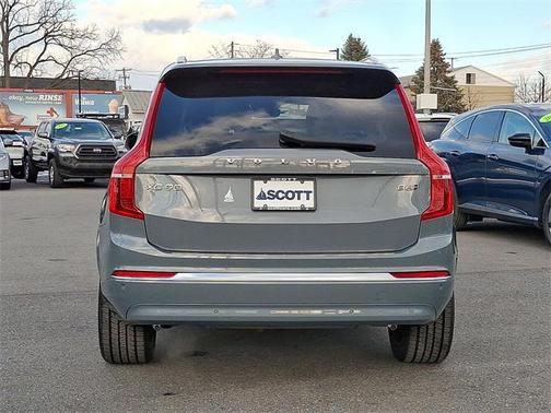 2023 Volvo XC90 B6 Plus 7-Seater