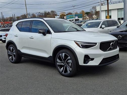 2026 Volvo XC40 B5 Ultra