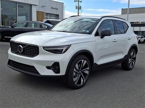 2026 Volvo XC40 B5 Ultra