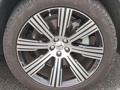 2025 Volvo XC90 B6 Ultra