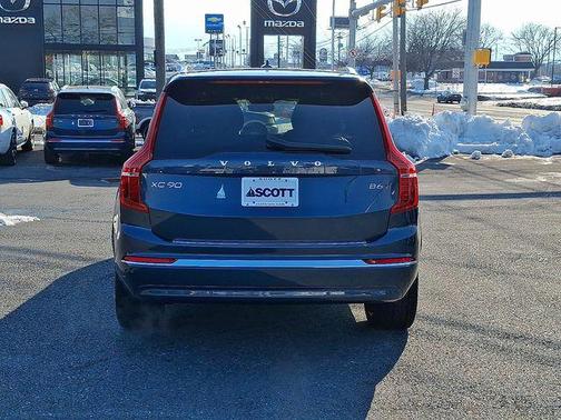 2025 Volvo XC90 B6 Ultra