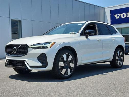 2024 Volvo XC60 Recharge Plug-In Hybrid T8 Plus Dark Theme