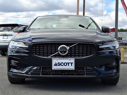 2025 Volvo S60 B5 Plus