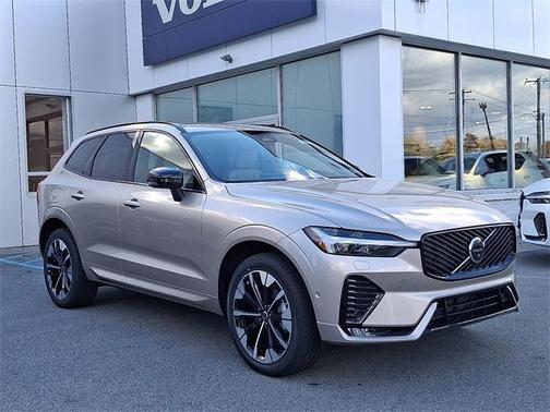 2026 Volvo XC60 B5 Plus
