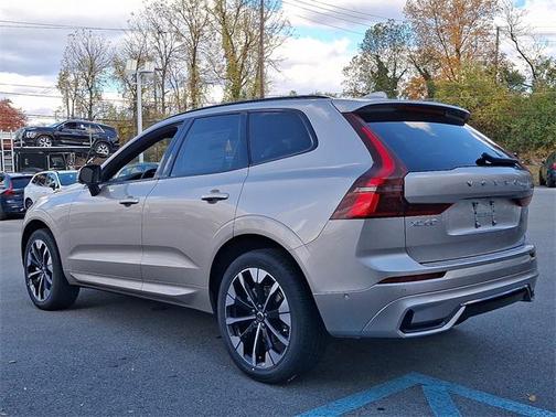2026 Volvo XC60 B5 Plus