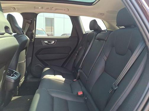 Mulberry Metallic 2026 Volvo XC60 B5 Ultra