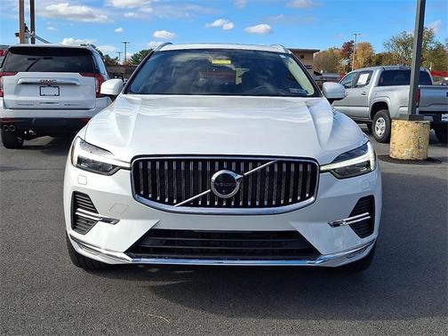 2023 Volvo XC60 B5 Ultimate Bright Theme