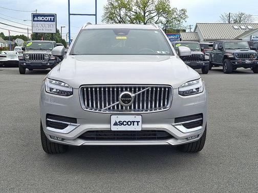 Silver Dawn Metallic 2023 Volvo XC90 B6 Plus 7-Seater