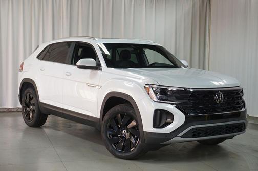 opal white pearl 2026 Volkswagen Atlas Cross Sport 2.0T SE w/Technology 4MOTION
