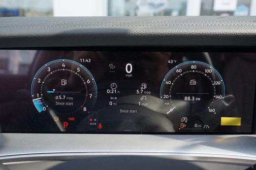 Deep Black Pearl 2026 Volkswagen Tiguan 2.0T SE 4MOTION