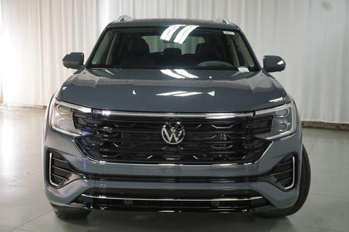 Pure Gray 2026 Volkswagen Atlas 2.0T SEL Premium R-Line 4MOTION
