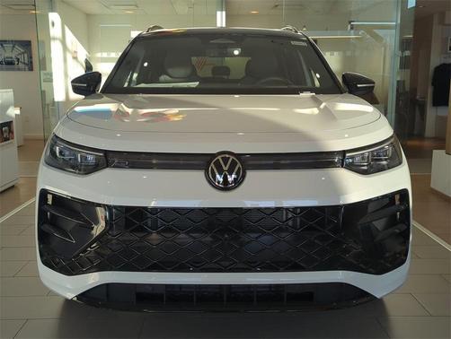 2025 Volkswagen Tiguan 2.0T SE R-Line Black 4MOTION