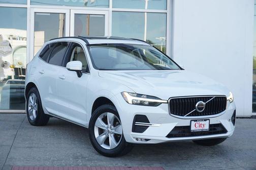 White 2022 Volvo XC60 B5 Momentum