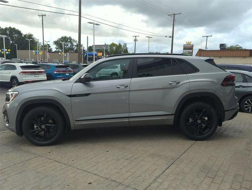 2026 Volkswagen Atlas Cross Sport 2.0T SEL