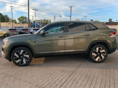 2026 Volkswagen Atlas Cross Sport 2.0T SE w/Technology 4MOTION