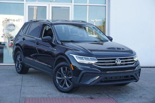 Deep Black 2024 Volkswagen Tiguan 2.0T SE 4MOTION