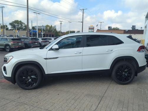 2026 Volkswagen Atlas Cross Sport 2.0T SE w/Technology 4MOTION