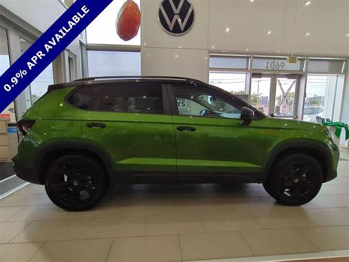 2025 Volkswagen Taos 1.5T SE Black