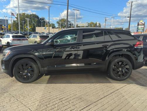 2026 Volkswagen Atlas Cross Sport 2.0T SE w/Technology 4MOTION