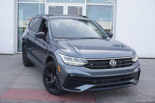 Platinum Gray Metallic 2023 Volkswagen Tiguan 2.0T SE R-Line Black 4MOTION