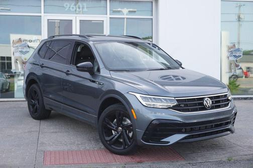 Platinum Gray Metallic 2023 Volkswagen Tiguan 2.0T SE R-Line Black 4MOTION