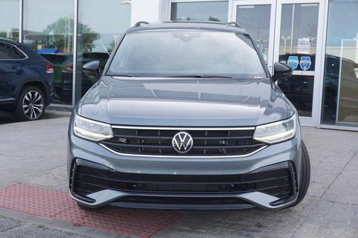 Platinum Gray Metallic 2023 Volkswagen Tiguan 2.0T SE R-Line Black 4MOTION