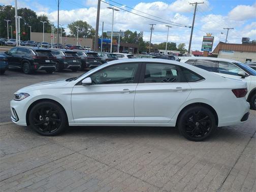 2025 Volkswagen Jetta 1.5T SE