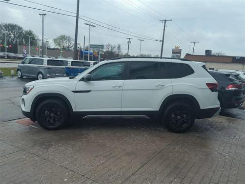 2025 Volkswagen Atlas 2.0T Peak Edition