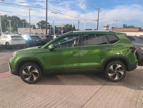 2025 Volkswagen Taos 1.5T SE