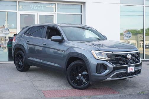 Platinum Gray Metallic 2024 Volkswagen Atlas Cross Sport 2.0T SE w/Technology 4MOTION