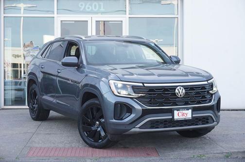 Platinum Gray Metallic 2024 Volkswagen Atlas Cross Sport 2.0T SE w/Technology 4MOTION