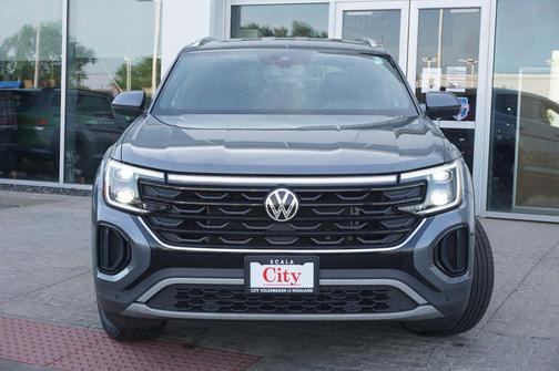 Platinum Gray Metallic 2024 Volkswagen Atlas Cross Sport 2.0T SE w/Technology 4MOTION