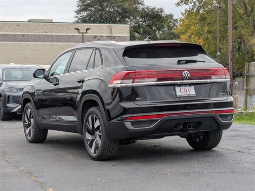 2026 Volkswagen Atlas Cross Sport 2.0T SE w/Technology 4MOTION