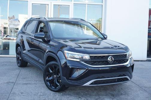Deep Black 2023 Volkswagen Taos 1.5T SE